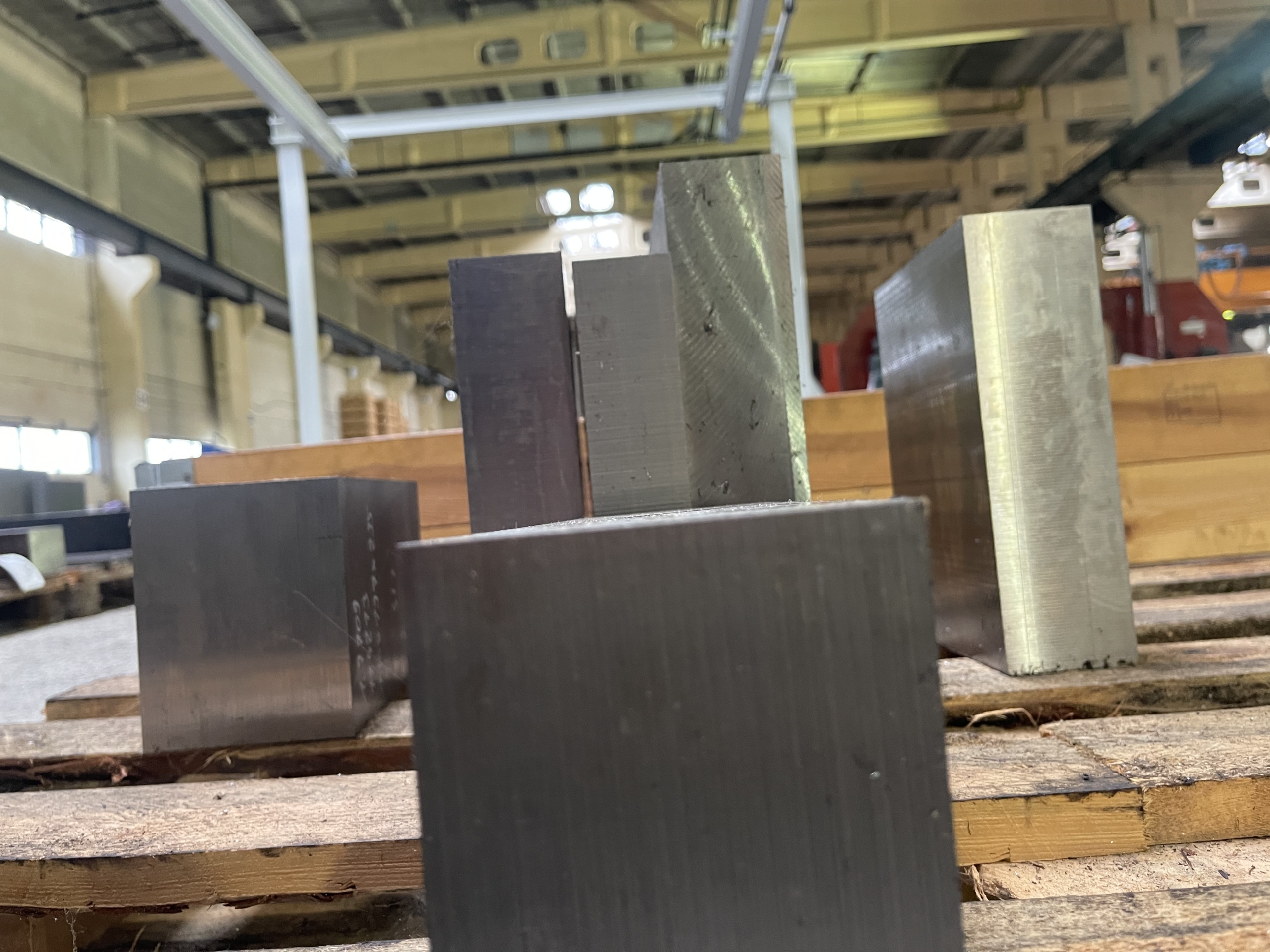 1.4034 Stahlreststücke aus Lagervorrat kaufen. 