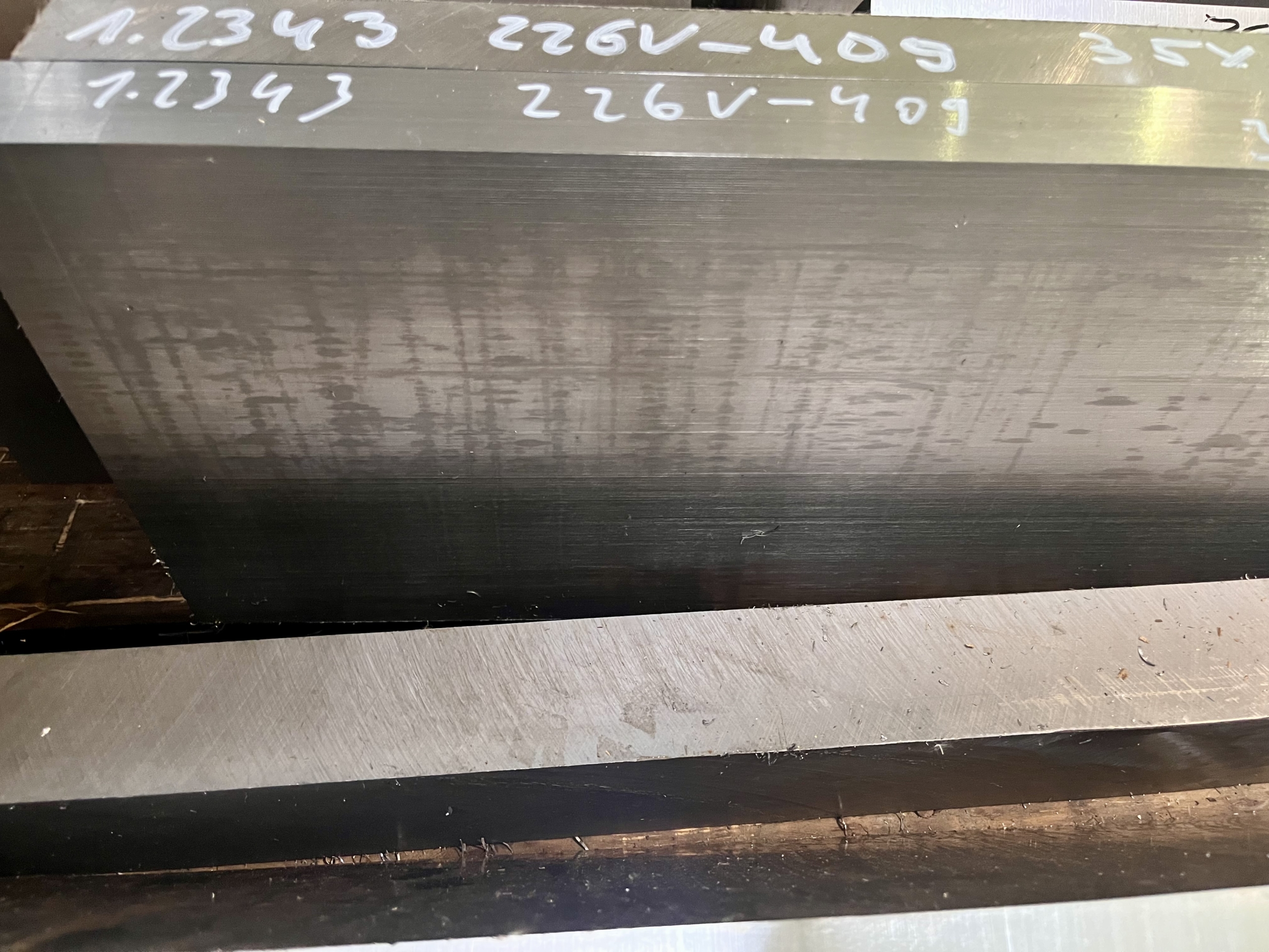 1.0764 Flachstahl ab Lager kaufen. 