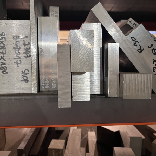 1.6523 Stahlzuschnitt bestellen