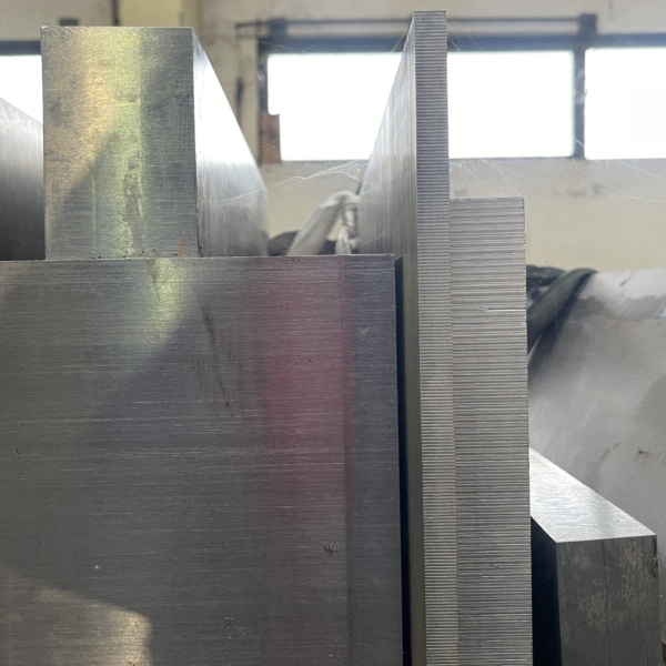 1.2379 aus Lagervorrat Reststücke ab Lager 