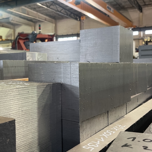 1.4462 direkt ab Lager kaufen. Stahlreststücke